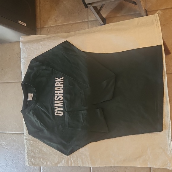 Gymshark Long Sleeve Shirt Size Lg. Forest Green NWT - Picture 1 of 4